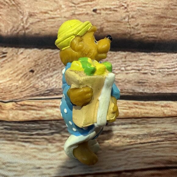 Berenstain Bears Mama Bear With Groceries PVC Figure Toy Blue Dress Applause - Picture 2 of 7